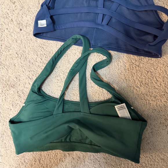 Bundle of 2 Vuori Sports Bras - Picture 3 of 3
